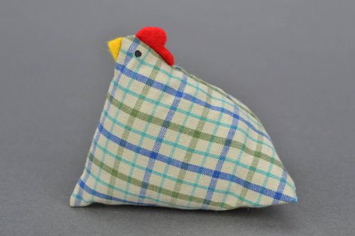 Doudou en tissu en forme de poule de Pâques - MADEheart.com
