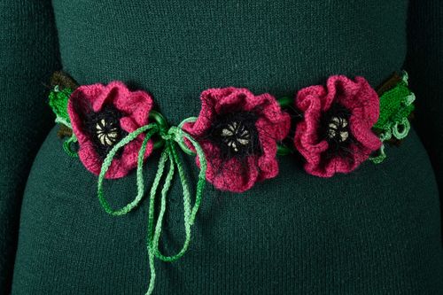 Ceinture tricotée au crochet pour femme faite main grandes fleurs rouges - MADEheart.com