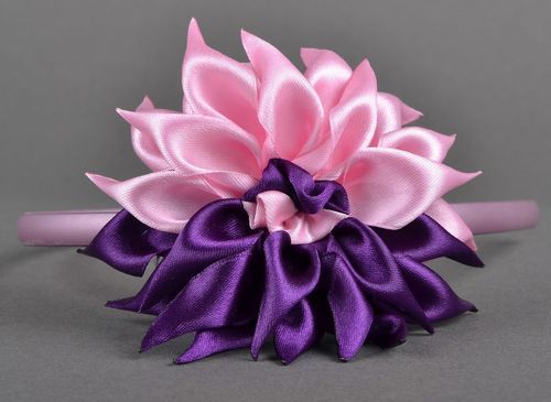 Aro de cabelo, coroa de flores na cabeça com uma flor de seda - MADEheart.com