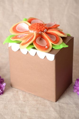 Handmade gift box cardboard gift bow gift wrapping ideas boxes for girls - MADEheart.com