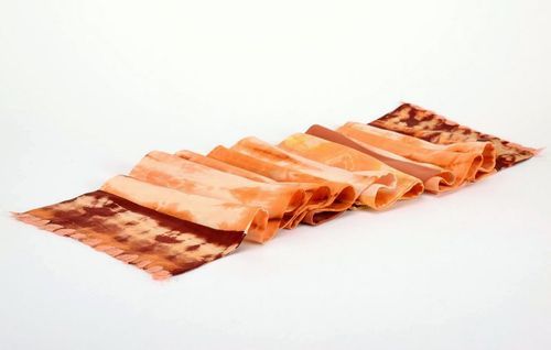 Pañuelo de seda con la técnica de patchwork - MADEheart.com