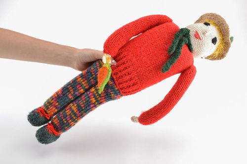 Grande poupée tricotée faite main  - MADEheart.com