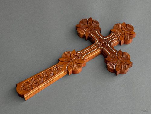 Croce di legno da parete fatta a mano croce intarsiata decorazioni di casa - MADEheart.com