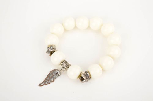 Elastic stretchy white beads bracelet with metal charms for young girls - MADEheart.com