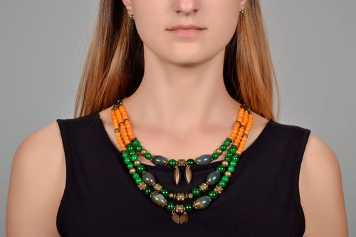 Girocollo da donna fatto a mano collana originale con perline di malachite - MADEheart.com