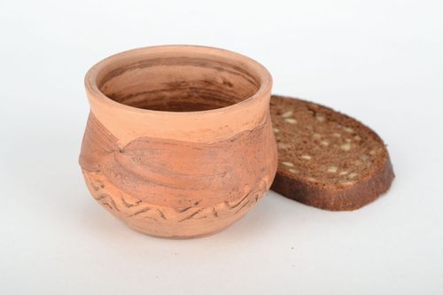 Salero de cerámica en técnica de cocción a través de la leche - MADEheart.com