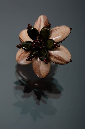 Beaded flower brooch - MADEheart.com