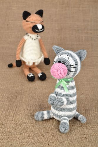 Crochet toy Striped Cat - MADEheart.com