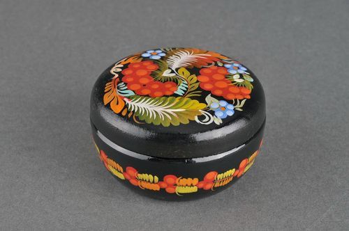Boîte ronde peinte de tilleul  - MADEheart.com