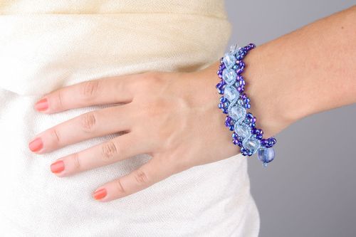 Bracelet tressé en perles de rocaille et perles fantaisie fait main - MADEheart.com