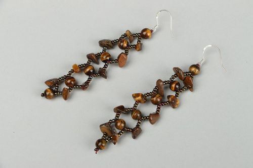 Boucles doreilles artisanales en grains de verre tchèque et pierre œil de tigre  - MADEheart.com