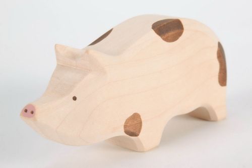 Schwein Figurine aus Holz - MADEheart.com