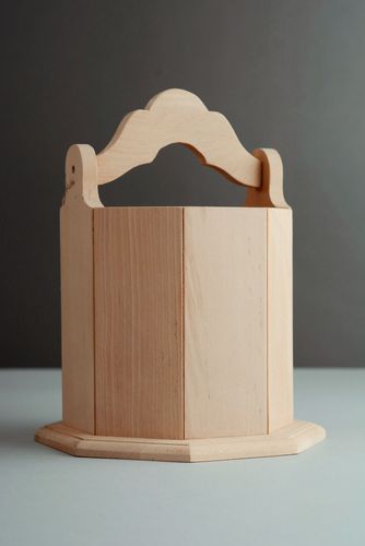 Em branco de madeira na forma de um balde - MADEheart.com