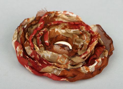 Broche en tissu faite main Fleur rouge - MADEheart.com
