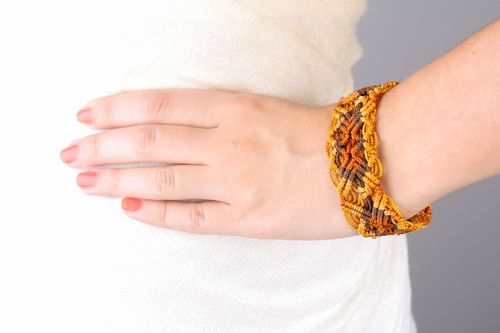 Bracelet fait main en textile technique macramé - MADEheart.com