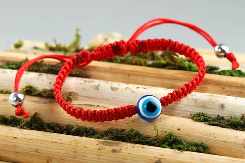 Pulsera artesanal hecha a mano con ojo de Fátima accesorio para mujer regalo original - MADEheart.com