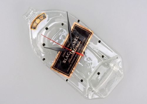 Horloge en verre en forme de bouteille Black Label - MADEheart.com