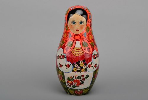 Boneca étnica de madeira Matryoshka - MADEheart.com