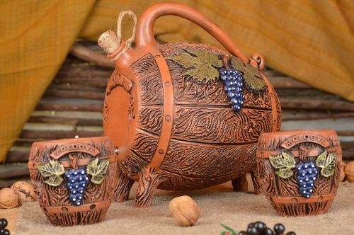 Handmade clay utensils keg 6 liters and 2 glasses 200 ml each set with painting - MADEheart.com