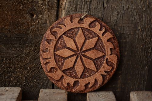 Amuleto de cerâmica de parede Alatyr feminino - MADEheart.com