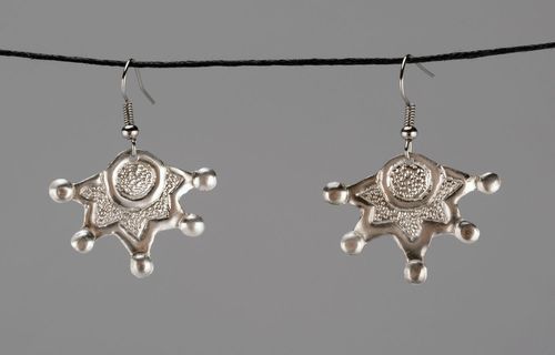 Metal earrings with silver-plating - MADEheart.com