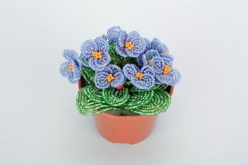 Beaded violet in pot - MADEheart.com