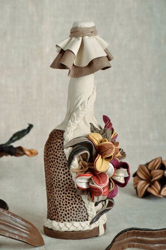 Garrafa decorativa coberta com couro - MADEheart.com