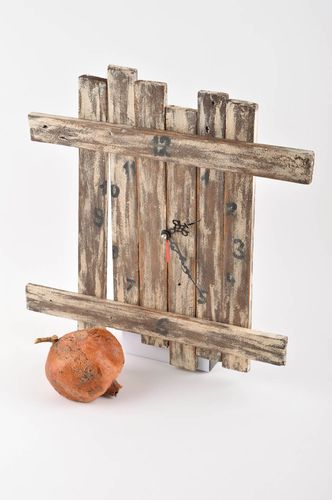 Reloj de pared hecho a mano de madera regalo original decoración de interiores - MADEheart.com