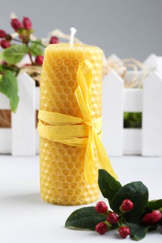 4-Hour bee wax candle for party and emergency preparedness 4,3 inches, 0,1 lb - MADEheart.com