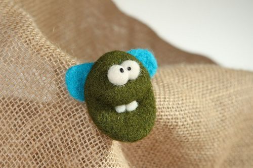 Felted wool brooch little monster - MADEheart.com