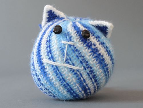 Gatto a maglia fatto a mano pupazzo morbido da bambini giocattolo a uncinetto - MADEheart.com