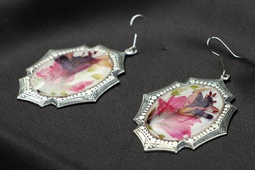 Boucles doreilles pendantes rondes avec fleurs - MADEheart.com