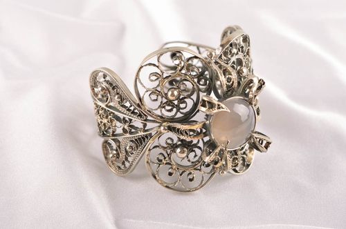 Bracelet fantaisie Bijou fait main métallique avec pierre Accessoire original - MADEheart.com