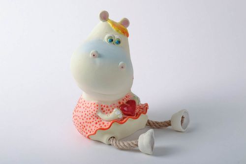 Keramische Sparbüchse handmade Frau Hippo - MADEheart.com