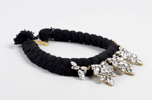 Collar de hilos negros bisutería hecha a mano regalo original para mujeres - MADEheart.com