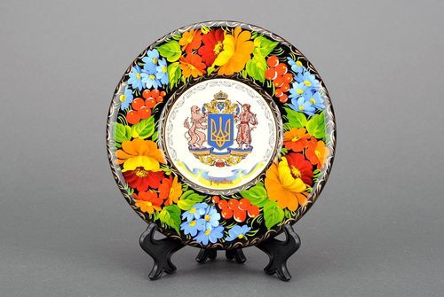 Тарелка расписная с цветочным орнаментом - MADEheart.com