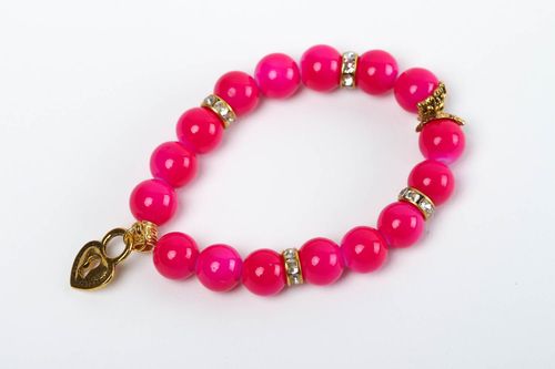Bracelet rose Bijou fait main perles céramiques avec coeur Cadeau pour femme - MADEheart.com