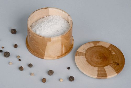 Handmade Salzbehälter aus Holz - MADEheart.com