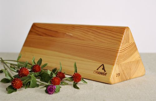 Bloco triangular de madeira para yoga para apoio acessórios para exercícios de yoga  - MADEheart.com