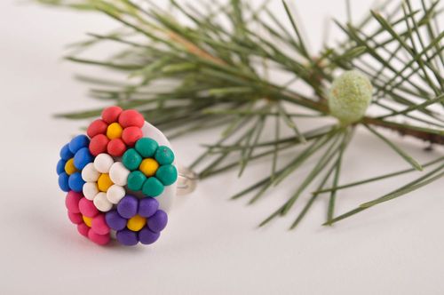 Bague pate polymere Bijou fait main fleurs design de créateur Accessoire femme - MADEheart.com