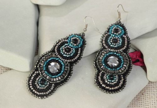 Orecchini di perline fatti a mano rotondi accessorio originale da donna - MADEheart.com