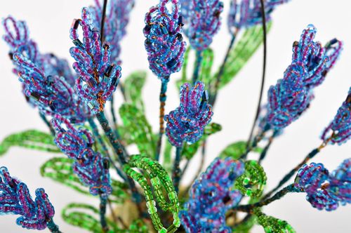 Handmade künstliche Blüten schöne Dekoration Blumen aus Perlen Rocailles  - MADEheart.com