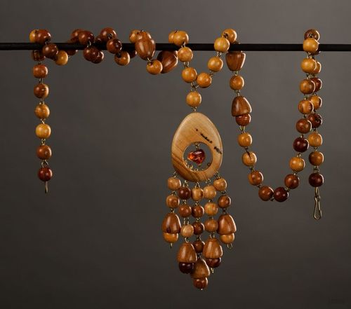Hölzerne Perlenkette - MADEheart.com