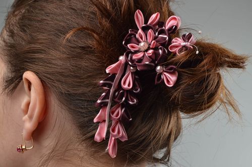 Épingle à cheveux faite main avec fleur en rubans de satin accessoire original - MADEheart.com