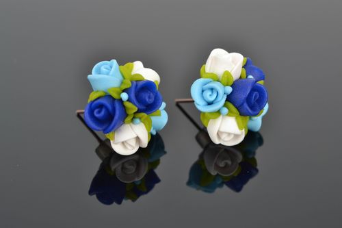 Pendientes artesanales con flores de arcilla polimérica - MADEheart.com