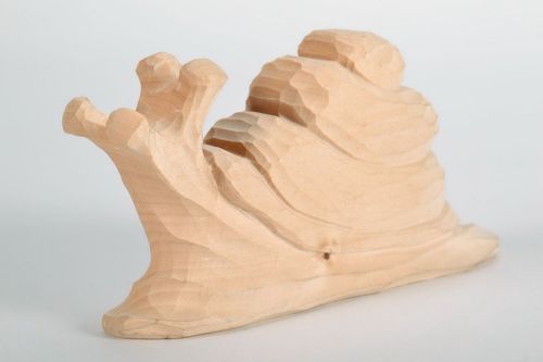 Figurilla de madera Caracol - MADEheart.com