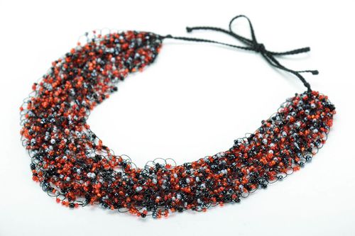 Chinese beaded necklace - MADEheart.com
