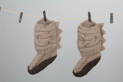 Chaussettes faites main tricotées en laine - MADEheart.com