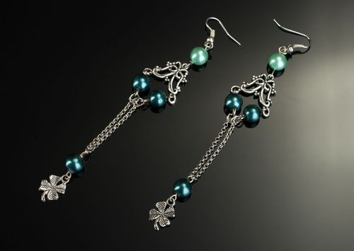 Handgemachte Ohrringe aus keramischen Perlen - MADEheart.com