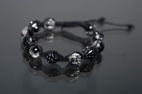 Woven bracelet with beads of dark color - MADEheart.com